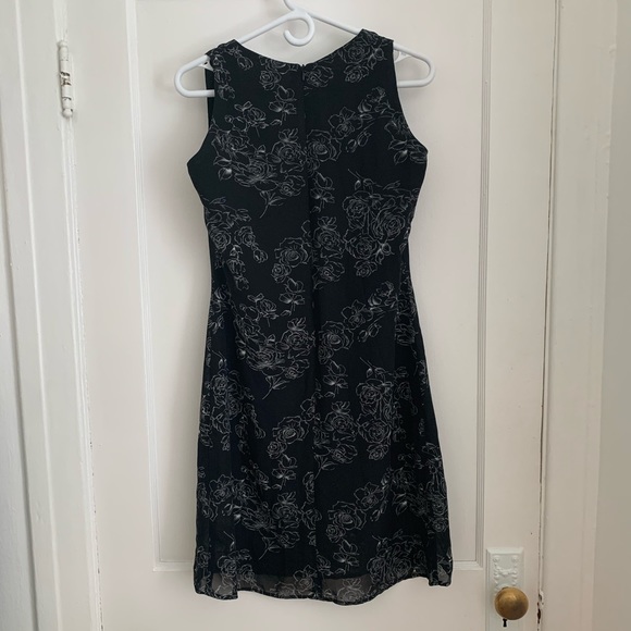 90’s dress 🌿 - Picture 2 of 4